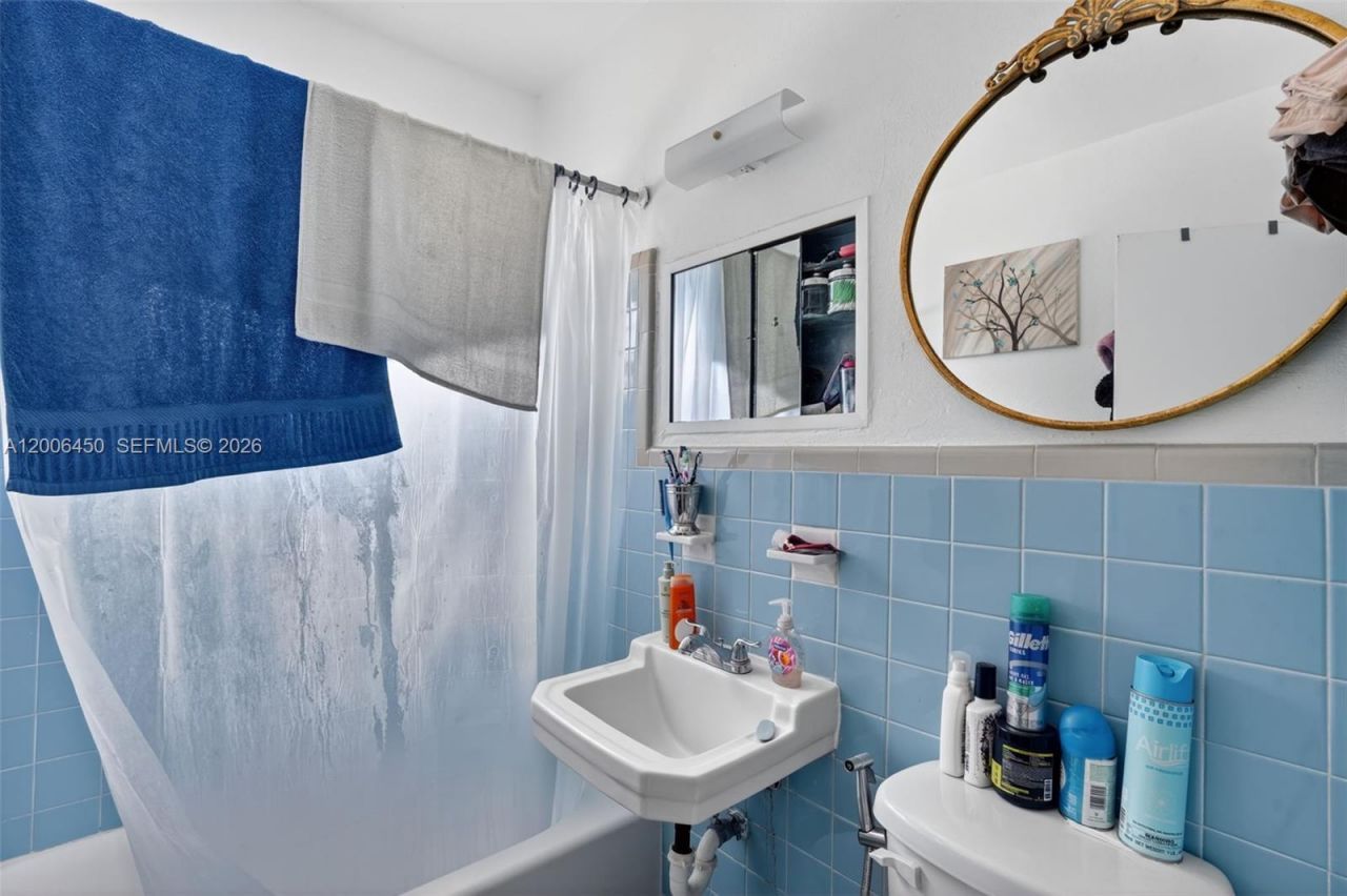 2100 NW 24th St , Miami, FL 33142 Photo