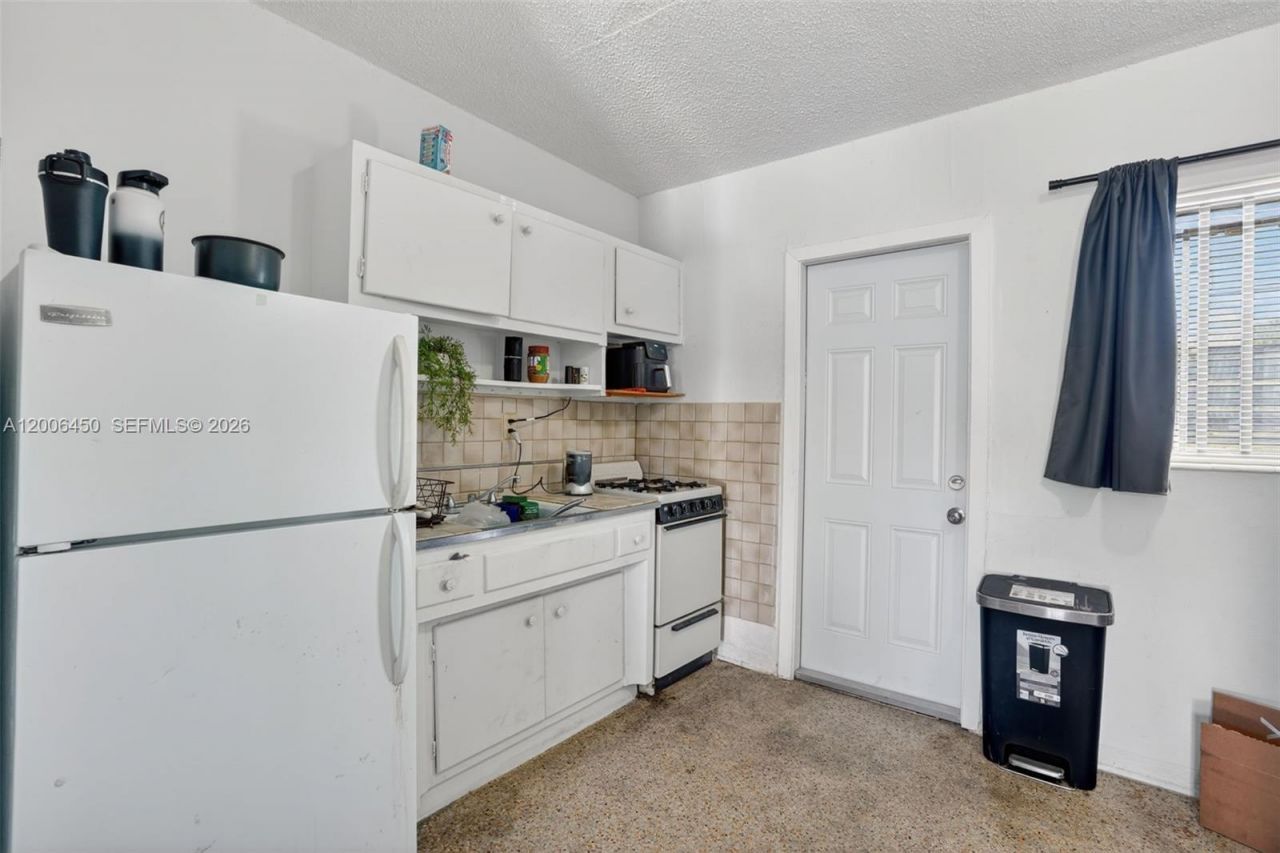 2100 NW 24th St , Miami, FL 33142 Photo