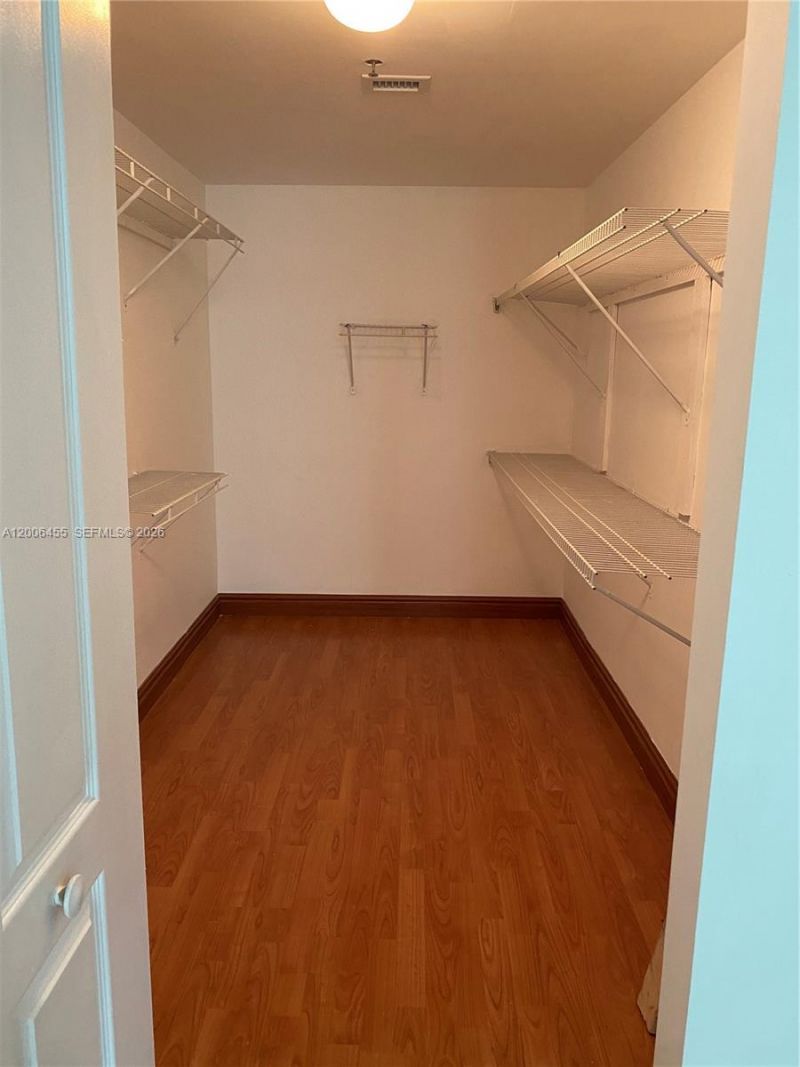 1200 Brickell Bay Dr, Unit 1914, Miami, FL 33131 Photo