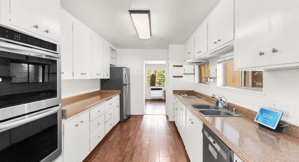 841 S Shore Drive, South Lake Tahoe, CA 96150 Photo