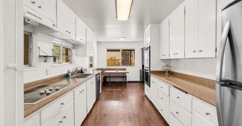 841 S Shore Drive, South Lake Tahoe, CA 96150 Photo