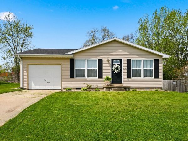 1716 S West Point Drive, Warsaw, IN 46580