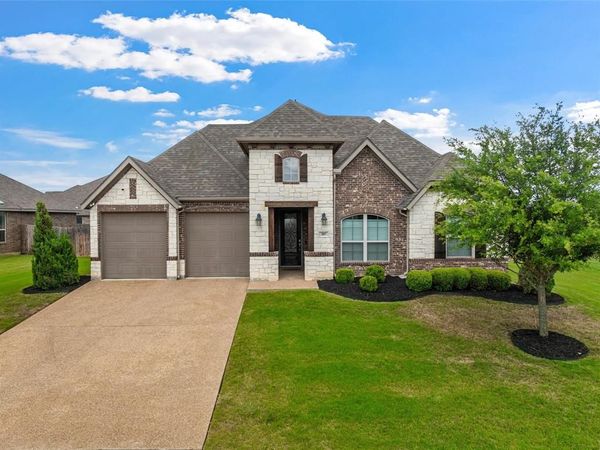 307 Oak Meadow Trail , Waco, TX 76657