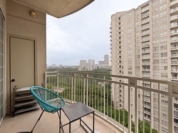 3225 Turtle Creek Boulevard, Unit 943, Dallas, TX 75219