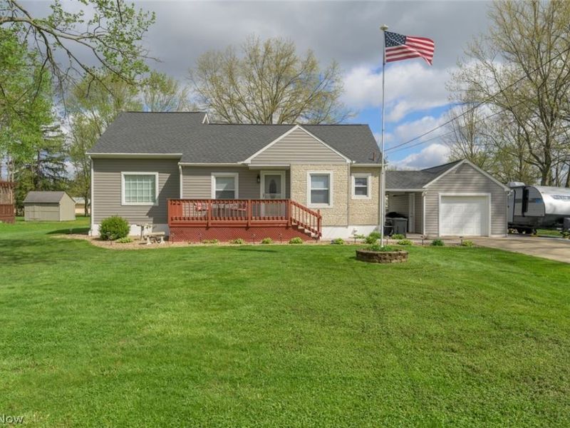 140 Edward Street NW, Champion, OH 44483 Photo 1