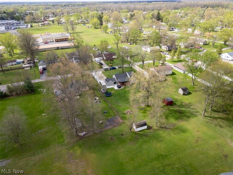 140 Edward Street NW, Champion, OH 44483 Photo 12