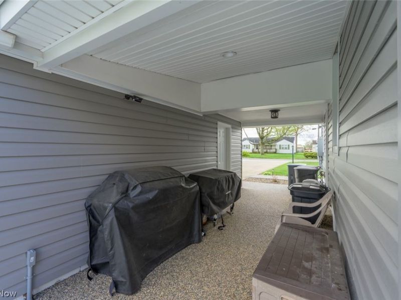 140 Edward Street NW, Champion, OH 44483 Photo 7