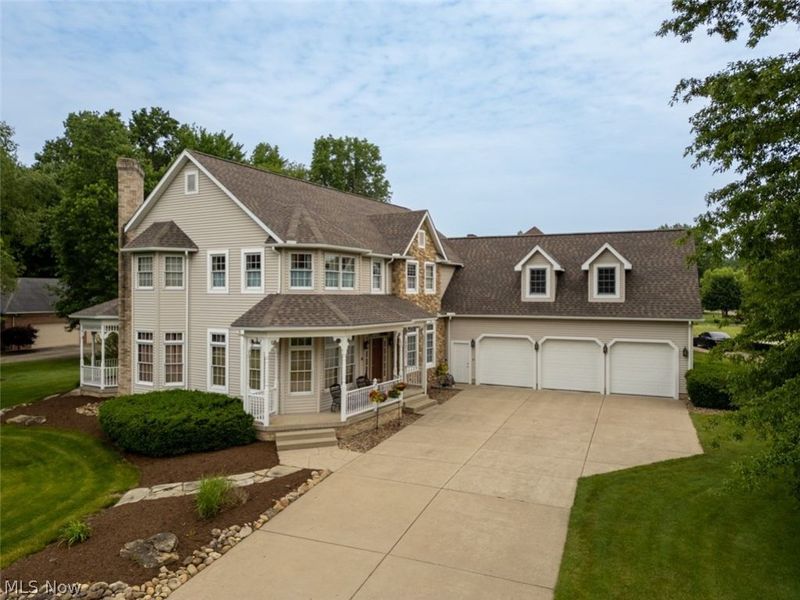 1015 Cambridge Court NE, Warren, OH 44484 Photo 2