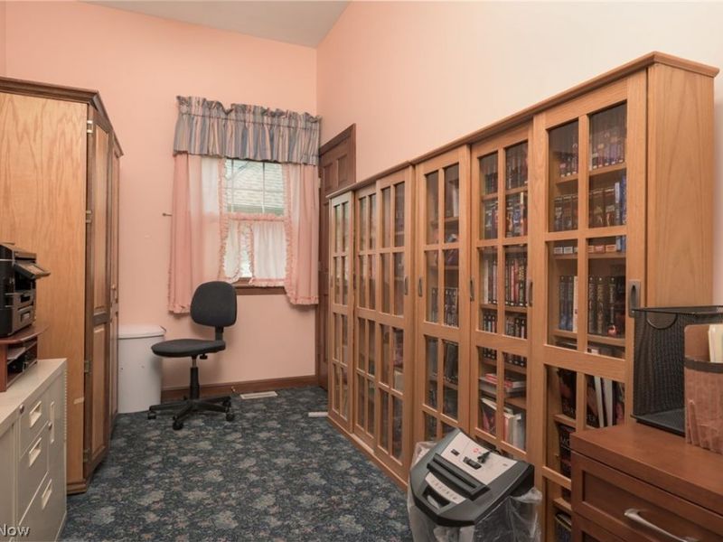 1015 Cambridge Court NE, Warren, OH 44484 Photo 25