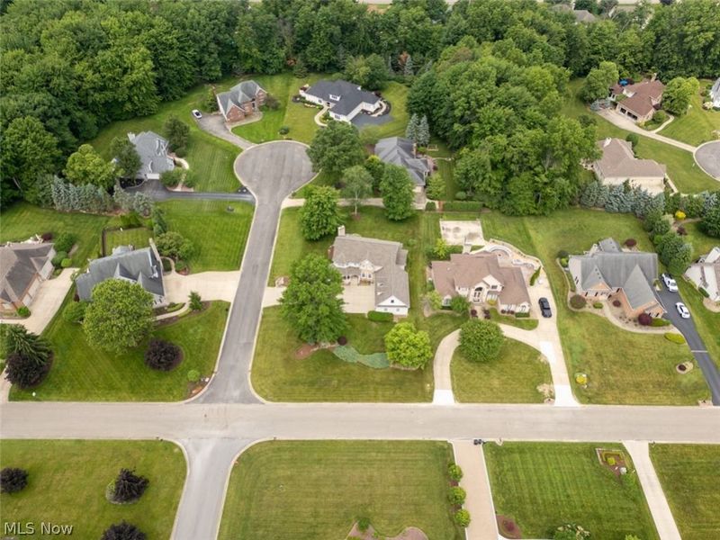 1015 Cambridge Court NE, Warren, OH 44484 Photo 3