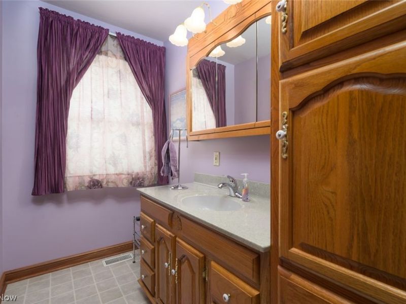 1015 Cambridge Court NE, Warren, OH 44484 Photo 33