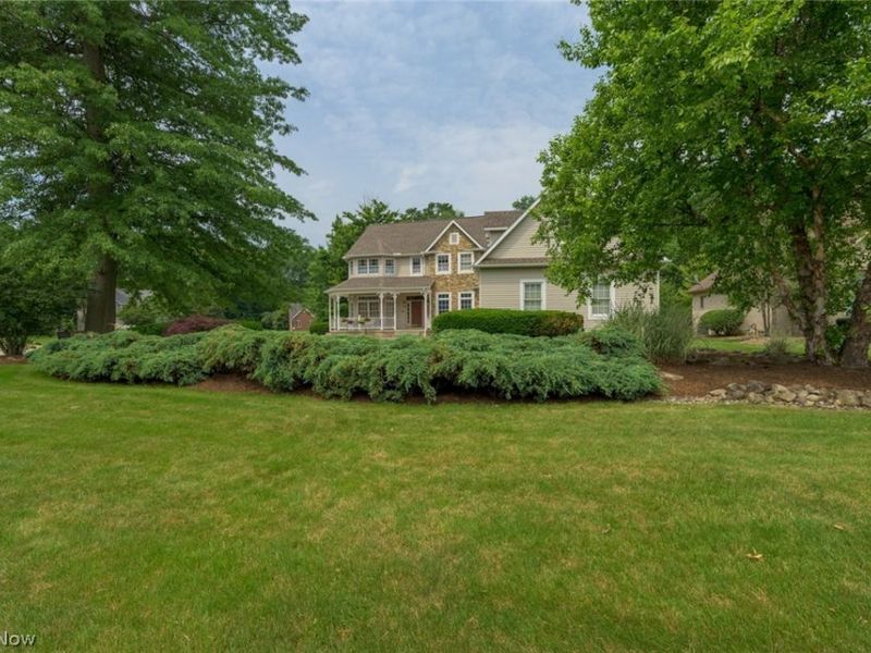 1015 Cambridge Court NE, Warren, OH 44484 Photo 4