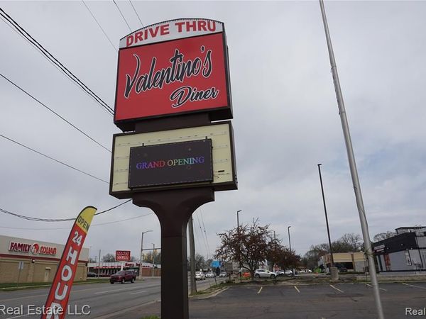 1252 N Ballenger Highway , Flint Twp, MI 48504