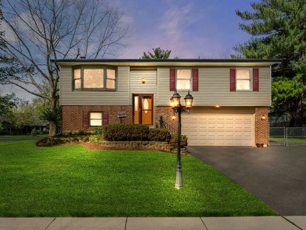 814 SCOTT Street , Algonquin, IL 60102