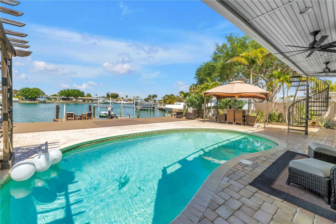 3945 Poinsettia Drive, Saint Pete Beach, FL 33706 Photo