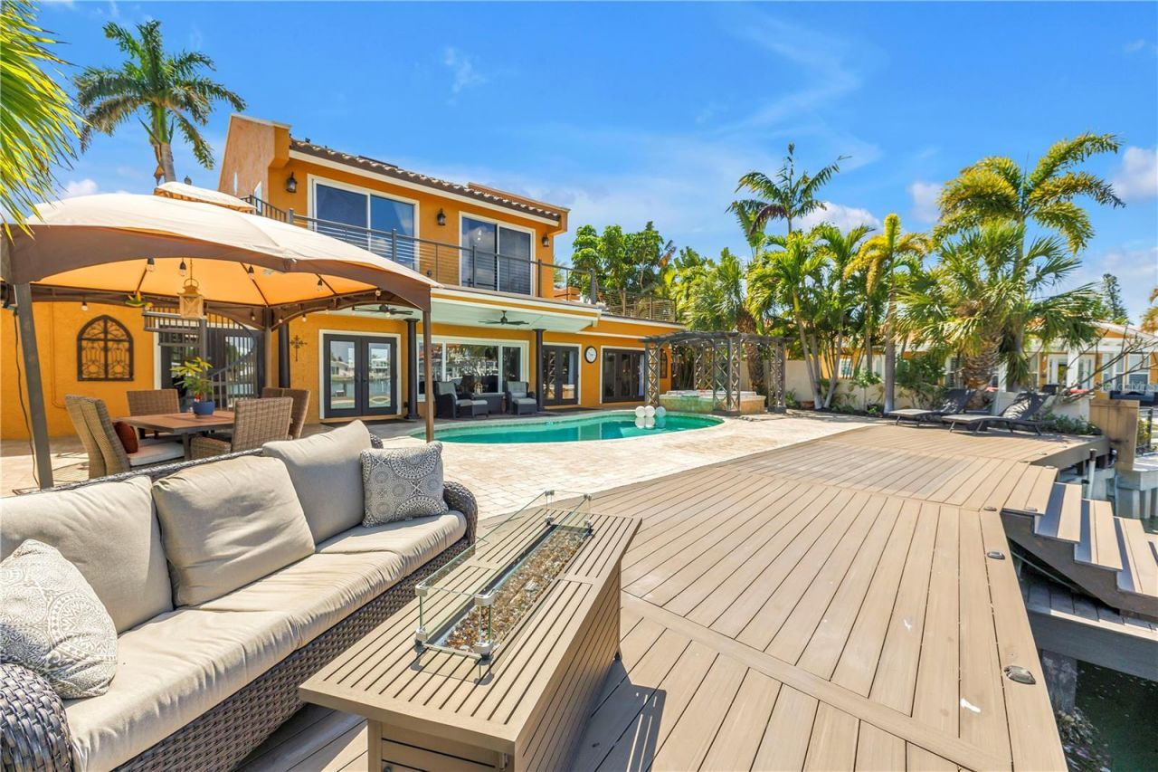 3945 Poinsettia Drive, Saint Pete Beach, FL 33706 Photo