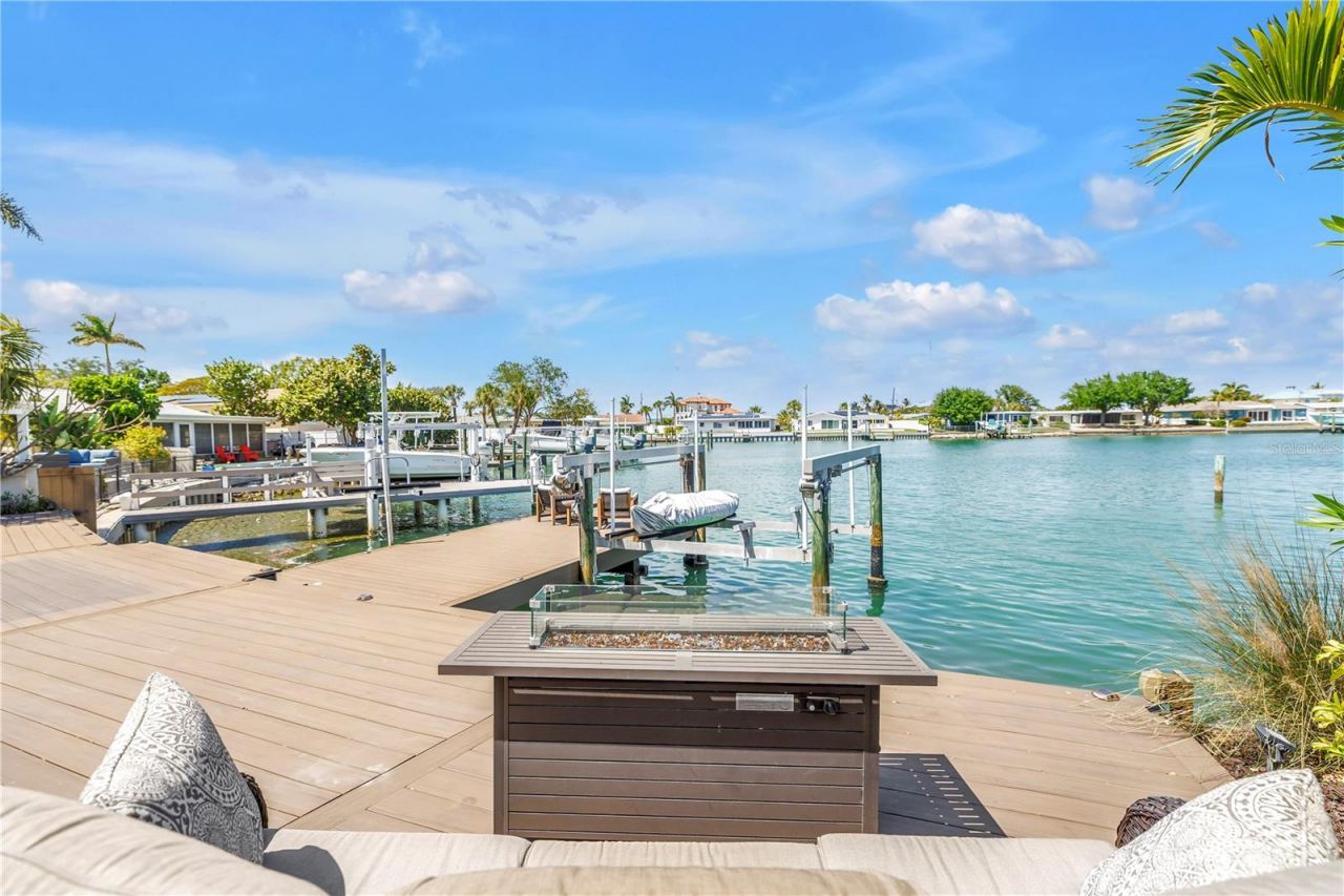 3945 Poinsettia Drive, Saint Pete Beach, FL 33706 Photo