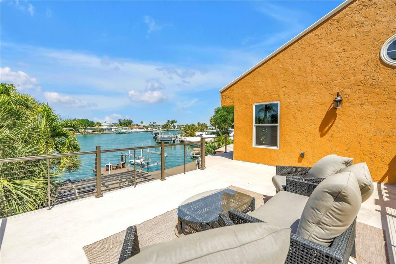 3945 Poinsettia Drive, Saint Pete Beach, FL 33706 Photo