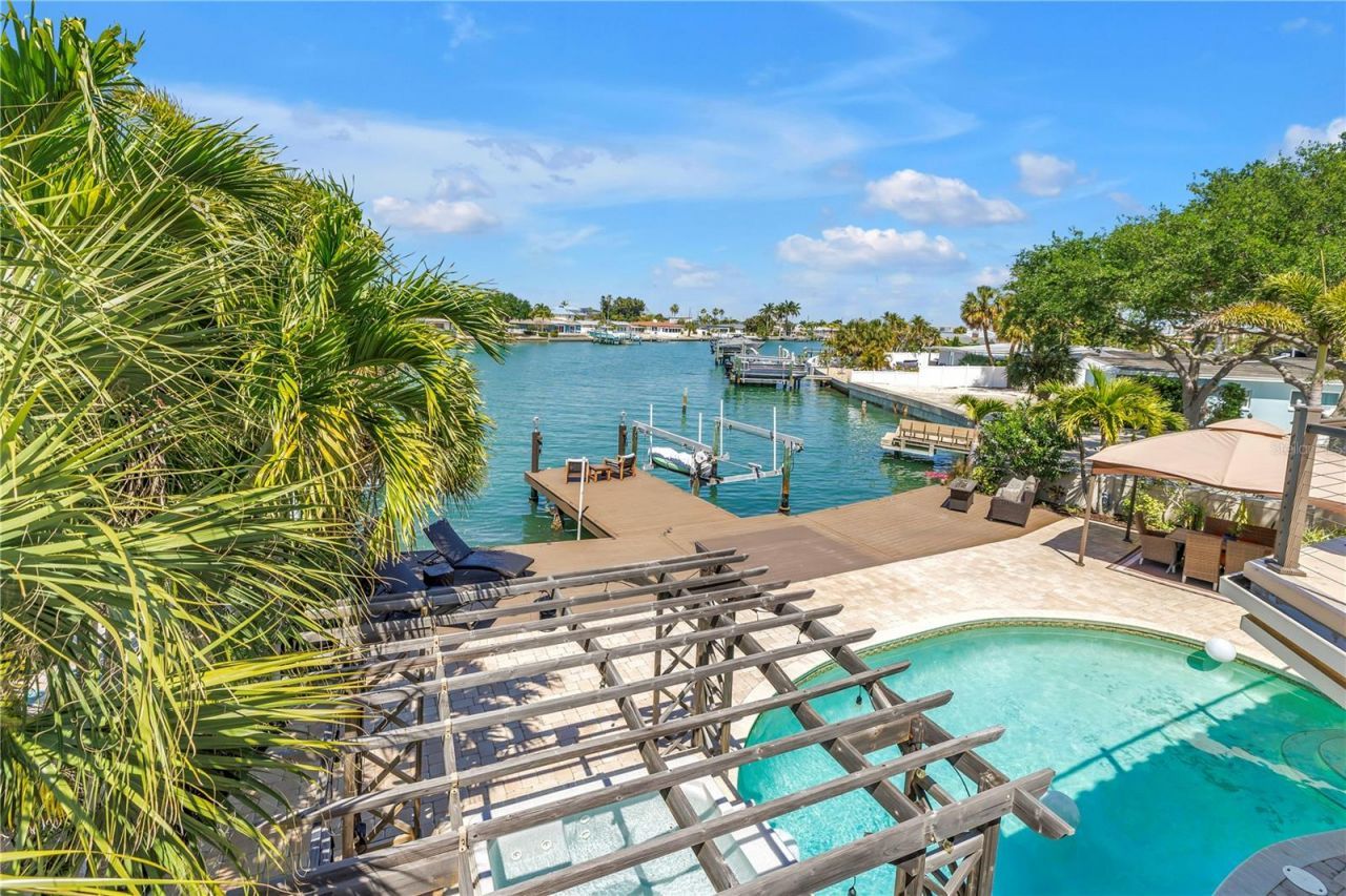 3945 Poinsettia Drive, Saint Pete Beach, FL 33706 Photo