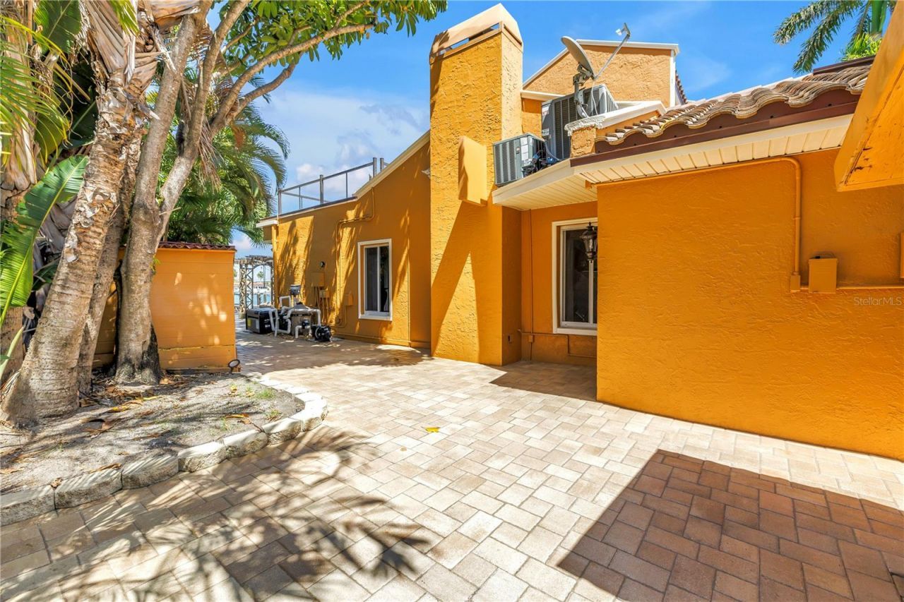 3945 Poinsettia Drive, Saint Pete Beach, FL 33706 Photo