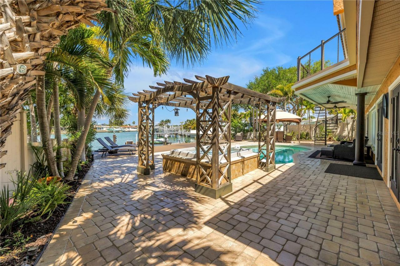 3945 Poinsettia Drive, Saint Pete Beach, FL 33706 Photo