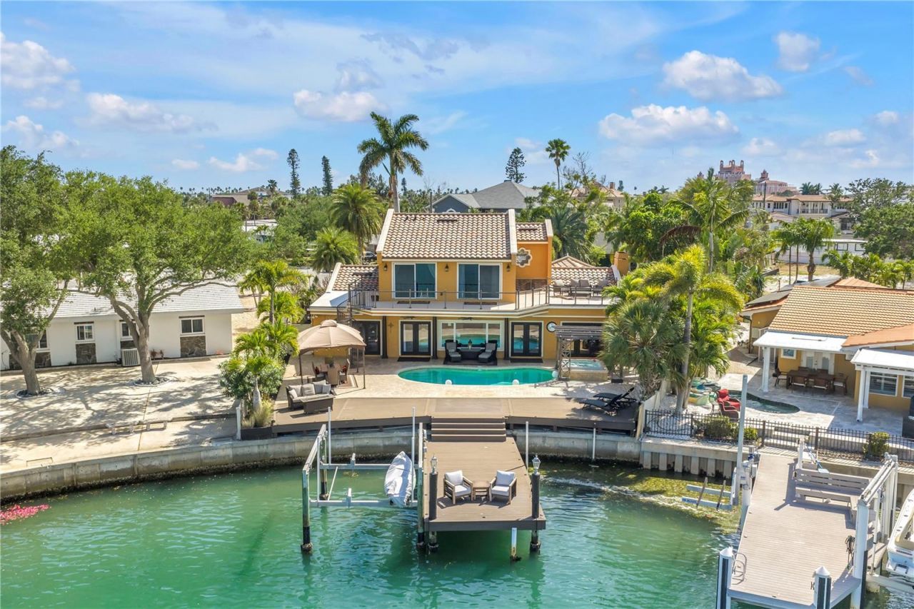 3945 Poinsettia Drive, Saint Pete Beach, FL 33706 Photo