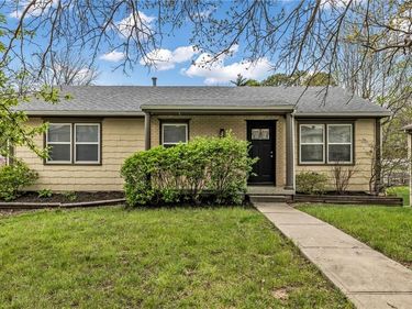 7528 N Tracy Avenue, Gladstone, MO 64118