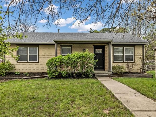 7528 N Tracy Avenue, Gladstone, MO 64118