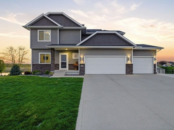 628 Mulberry Drive NW, Bondurant, IA 50035