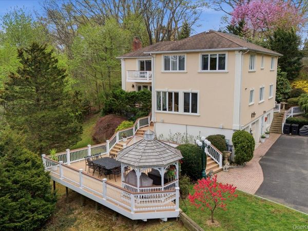 873 Oyster Bay Road , East Norwich, NY 11732