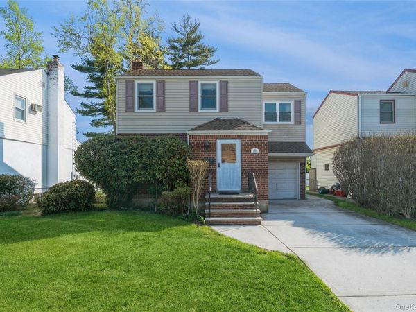 211 Norfeld Boulevard , Elmont, NY 11003
