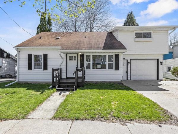 1106 N DREW STREET, Appleton, WI 54911