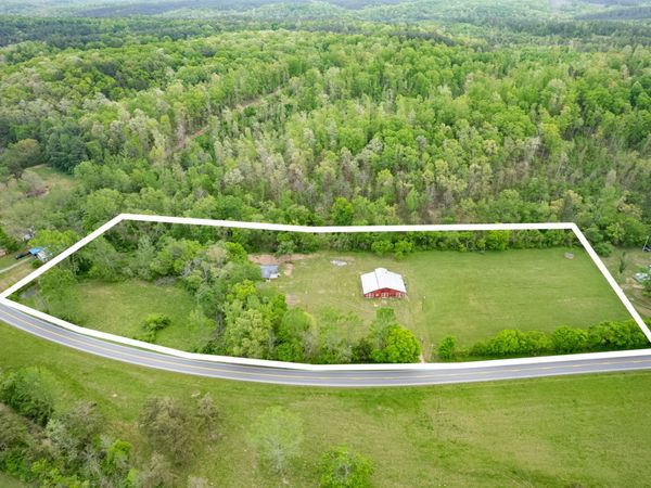 1895 Highway 48 S , Centerville, TN 37033