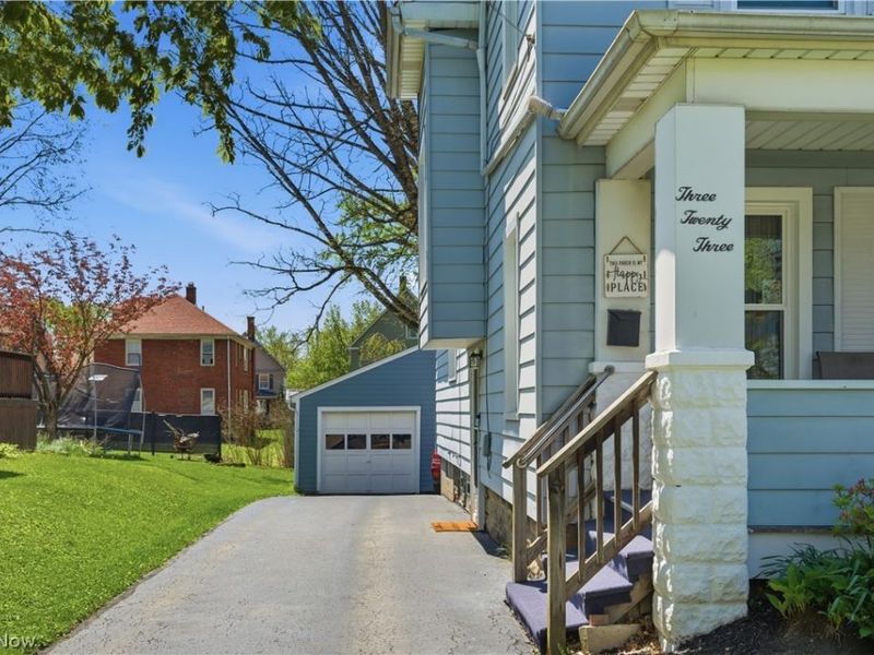 323 E Prospect Street, Girard, OH 44420 Photo 2