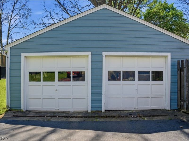 323 E Prospect Street, Girard, OH 44420 Photo 4