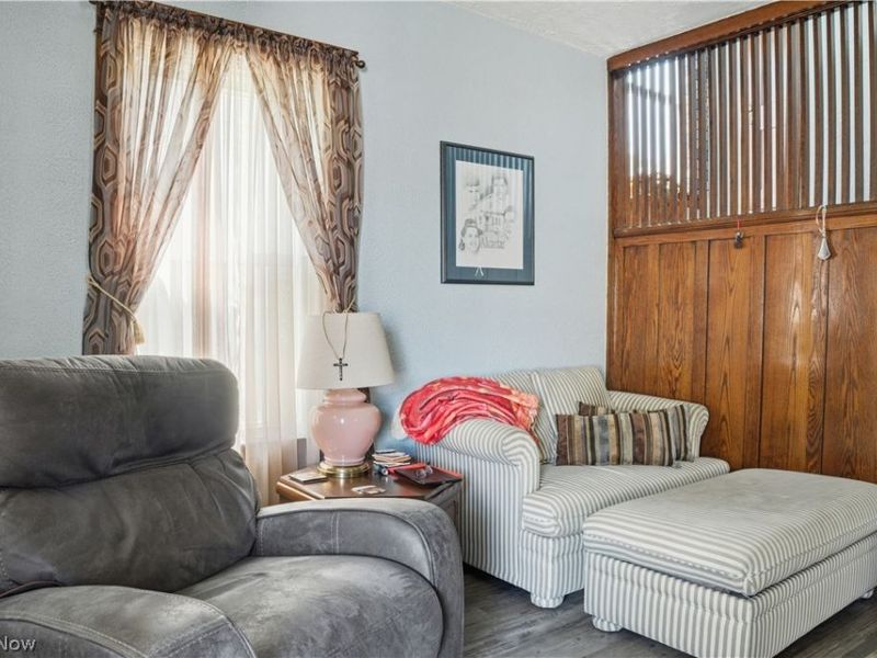 323 E Prospect Street, Girard, OH 44420 Photo 6