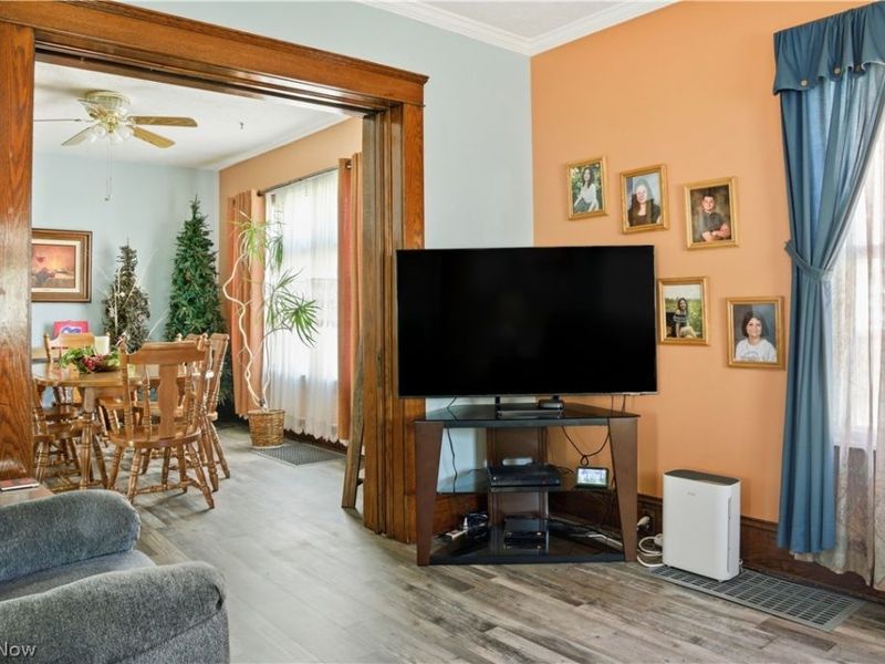 323 E Prospect Street, Girard, OH 44420 Photo 8