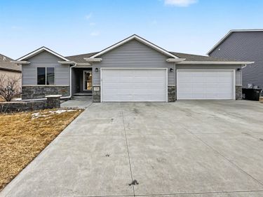 1224 N 100th Street , Lincoln, NE 68527