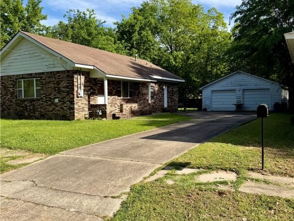 514 E Short Mountain Street , Paris, AR 72855