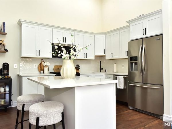 1133 Sycamore Lane, MAHWAH, NJ 07430