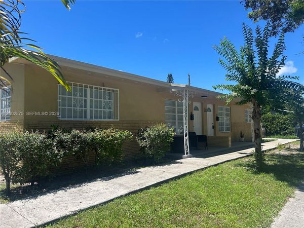 412 SW 10th St , Unit 1-2, Hallandale Beach, FL 33009