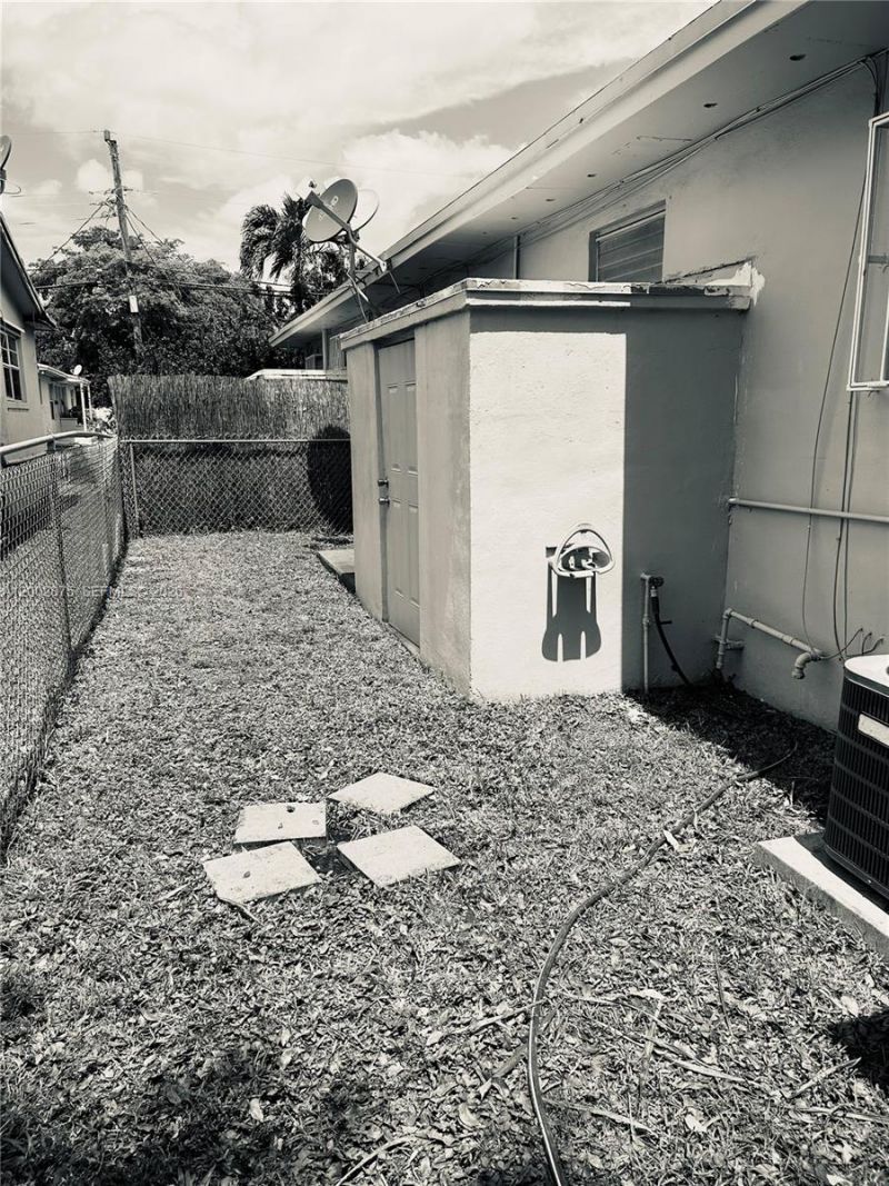 412 SW 10th St , Unit 1-2, Hallandale Beach, FL 33009 Photo
