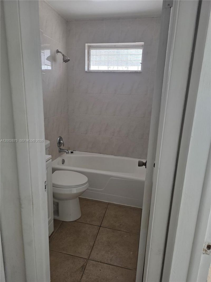 412 SW 10th St, Unit 1-2, Hallandale Beach, FL 33009 Photo