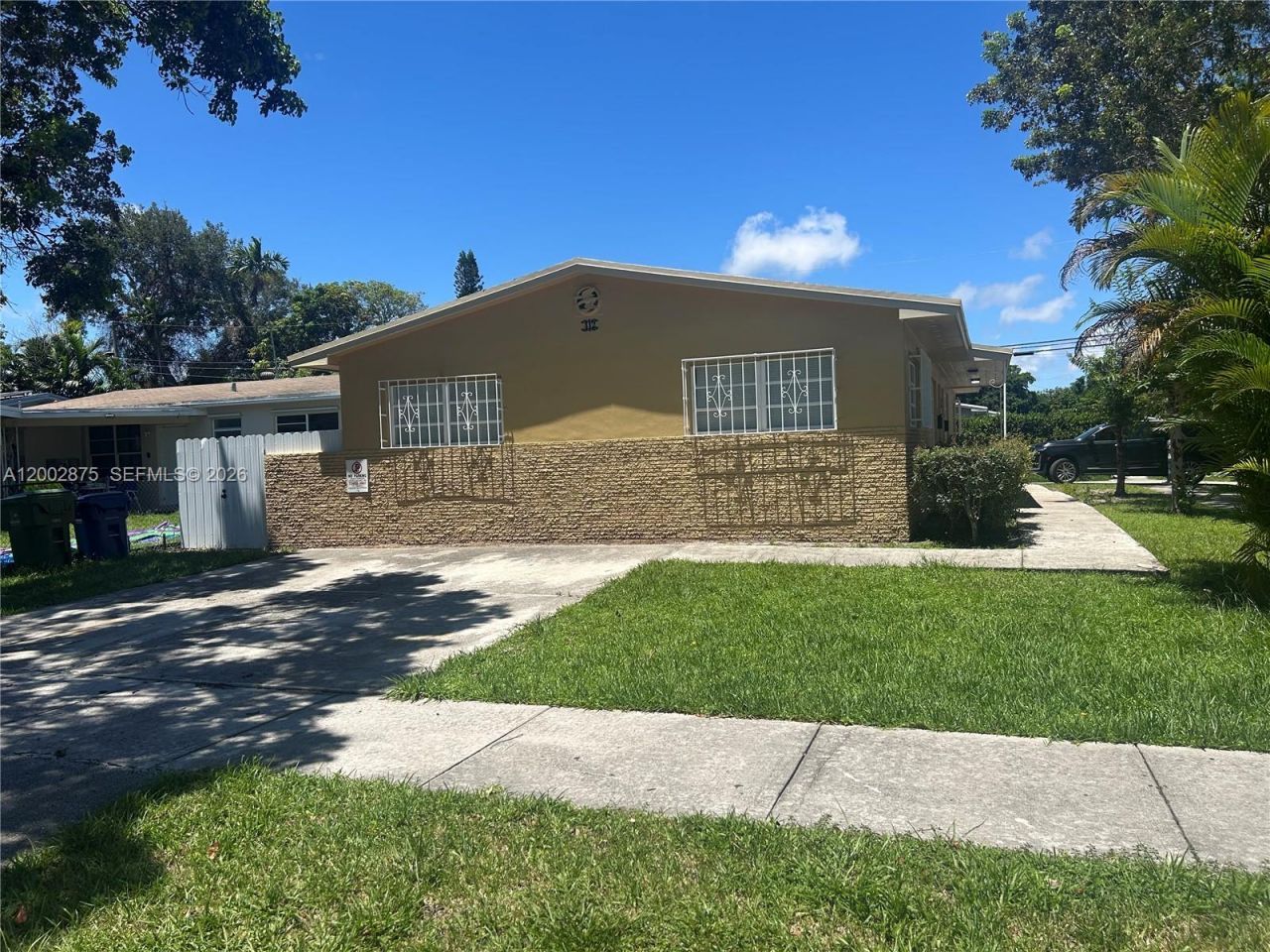 412 SW 10th St, Unit 1-2, Hallandale Beach, FL 33009 Photo