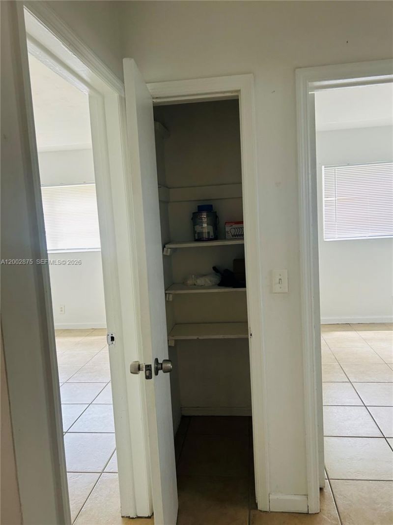 412 SW 10th St, Unit 1-2, Hallandale Beach, FL 33009 Photo