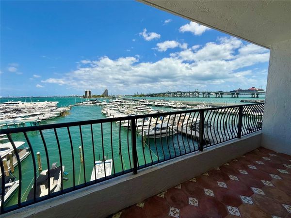 555 NE 15th St , Unit 420, Miami, FL 33132