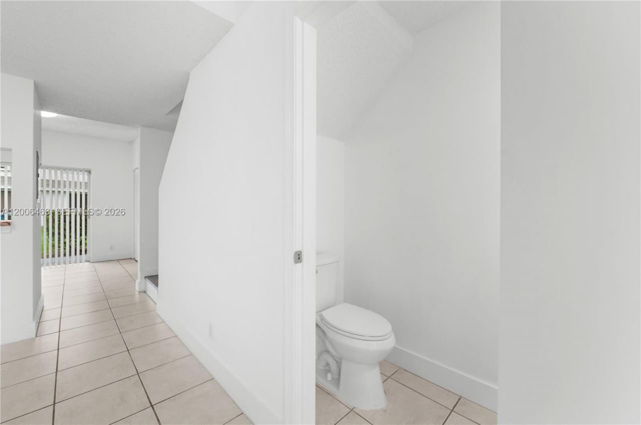 40 Simonton Cir, Unit 40, Weston, FL 33326 Photo