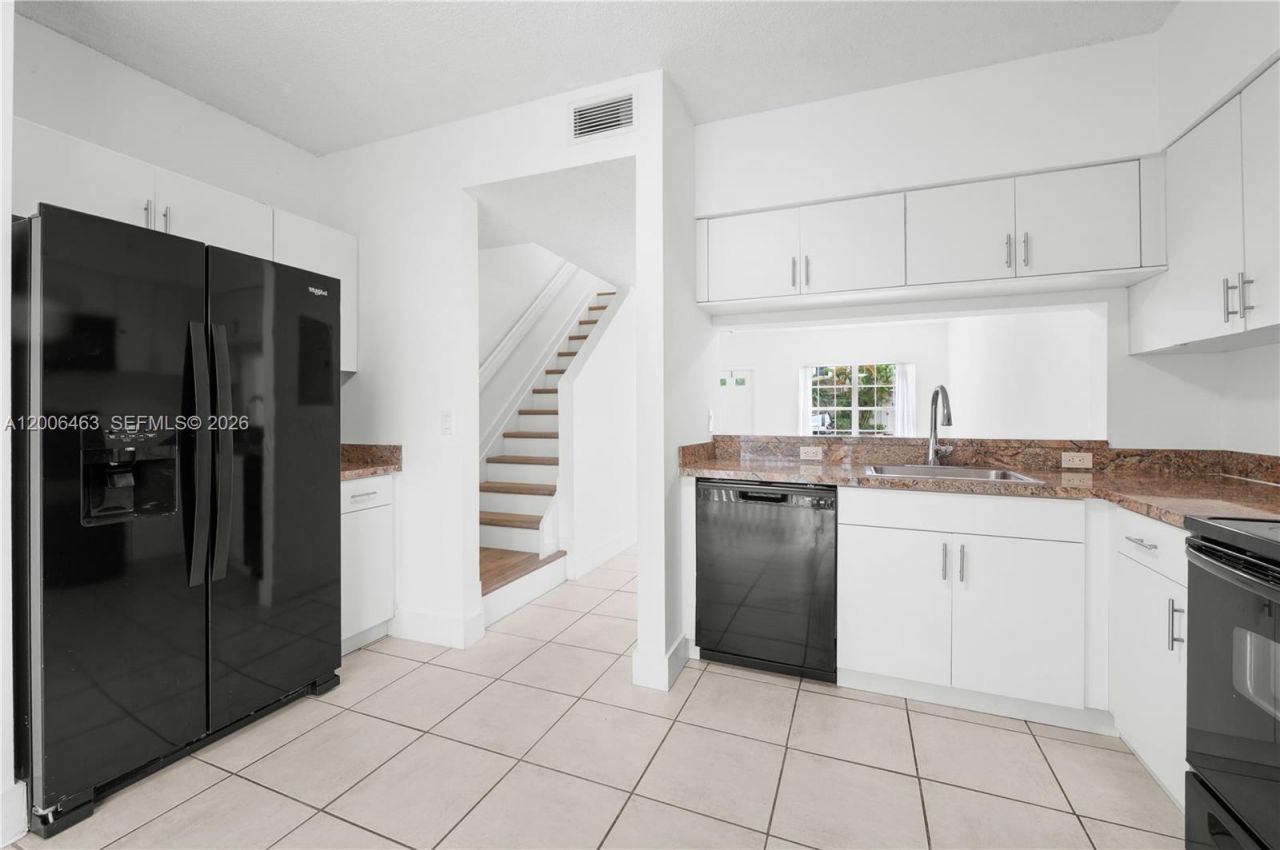 40 Simonton Cir, Unit 40, Weston, FL 33326 Photo