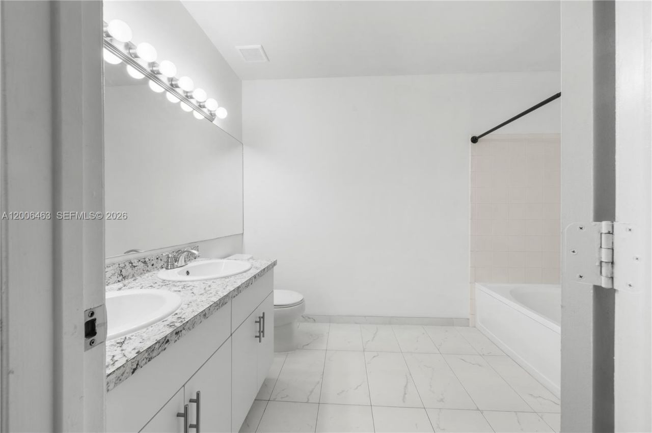 40 Simonton Cir, Unit 40, Weston, FL 33326 Photo