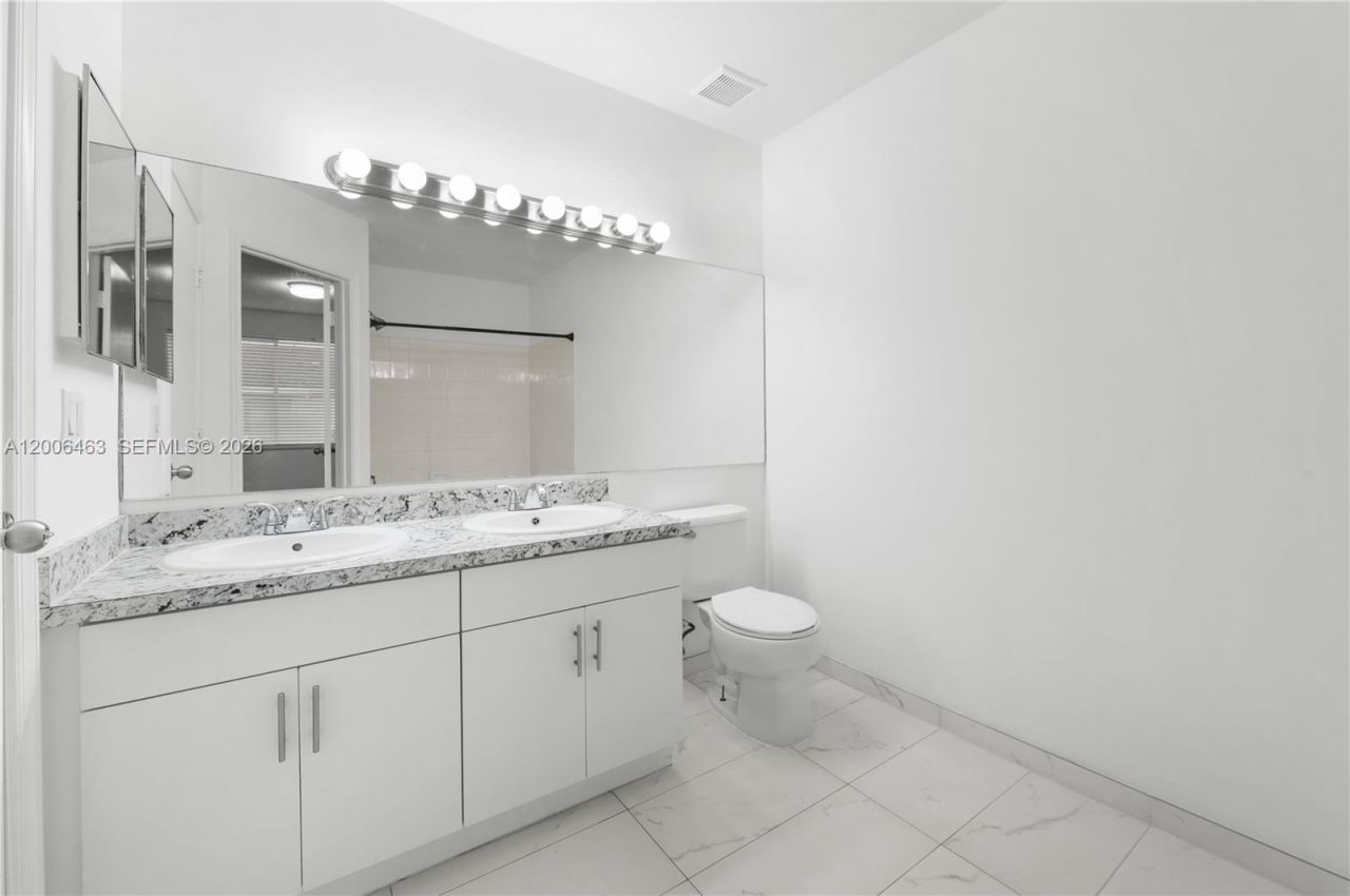 40 Simonton Cir, Unit 40, Weston, FL 33326 Photo